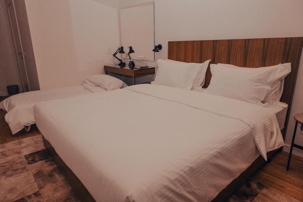 Hotel Theatro- City Center Tiranë Ngoại thất bức ảnh